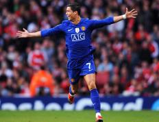 开云体育APP下载-阿什拉夫风暴！终场前10分钟摧毁利物浦，他如何从边卫化身关键先生？