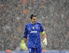 开云体育在线-东契奇加冕，那个被称为国王的年轻人，在哨声响起前险胜了真正的山东队