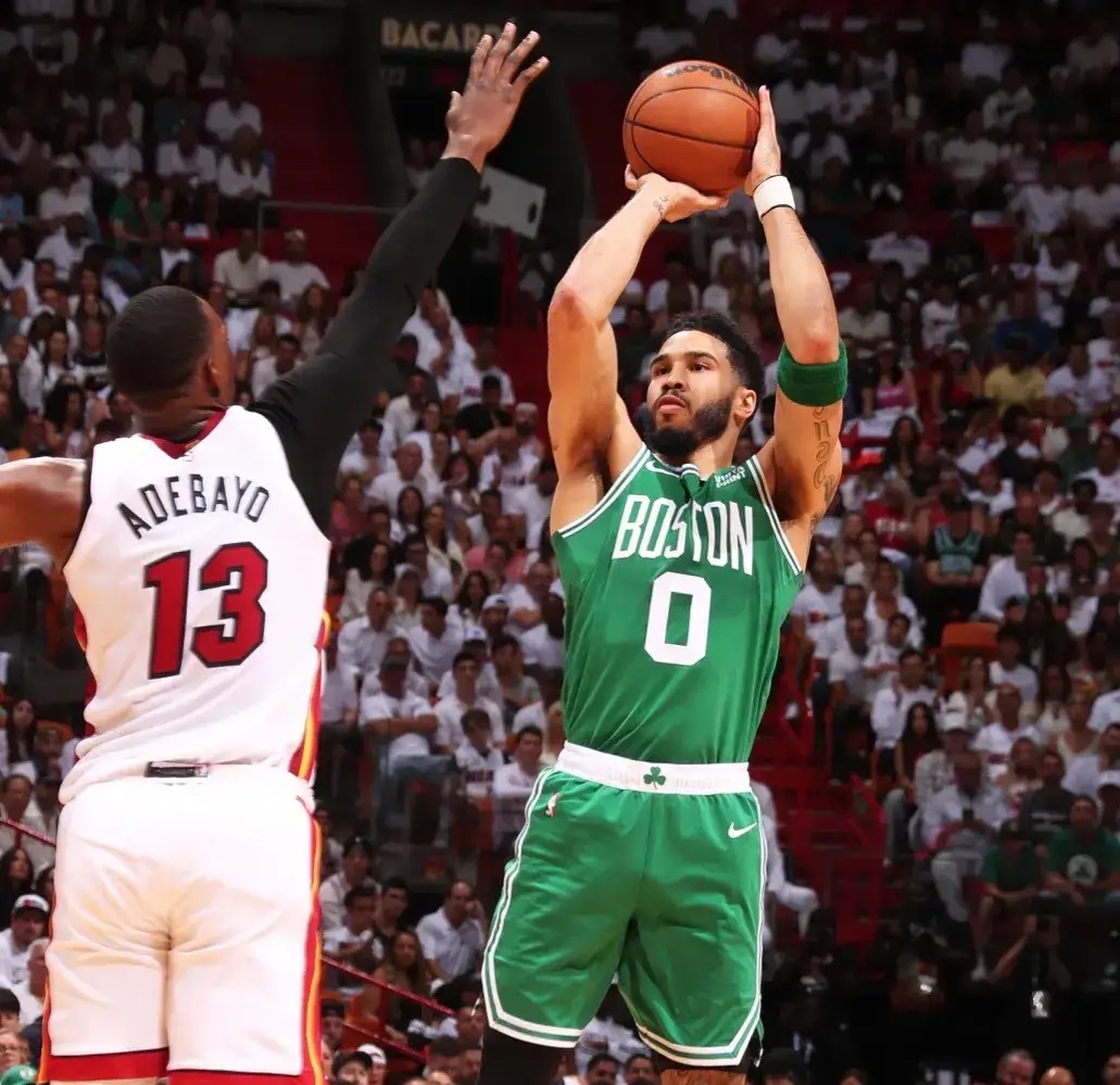 开云体育APP下载-包含热火击败凯尔特人，巴特勒全场表现稳健领队晋级的词条