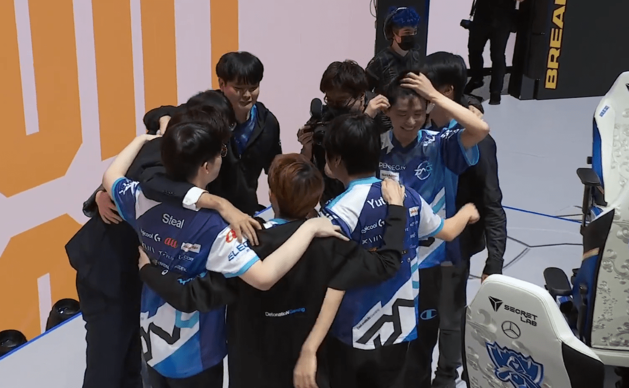 开云体育APP下载-DFM横扫C9,Kanavi团战一打五鏖战多局成都决赛之夜,成为赛场最大亮点