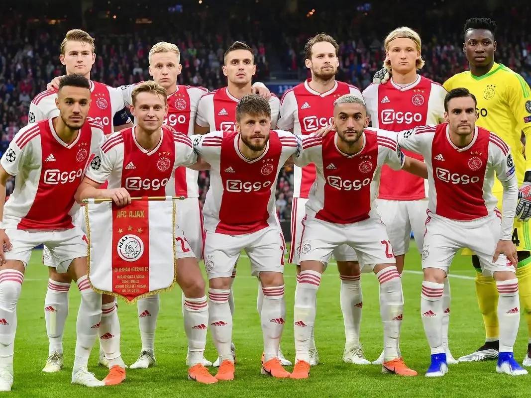 开云官网-包含阿贾克斯主场大胜海伦芬,荷甲领先榜首的词条