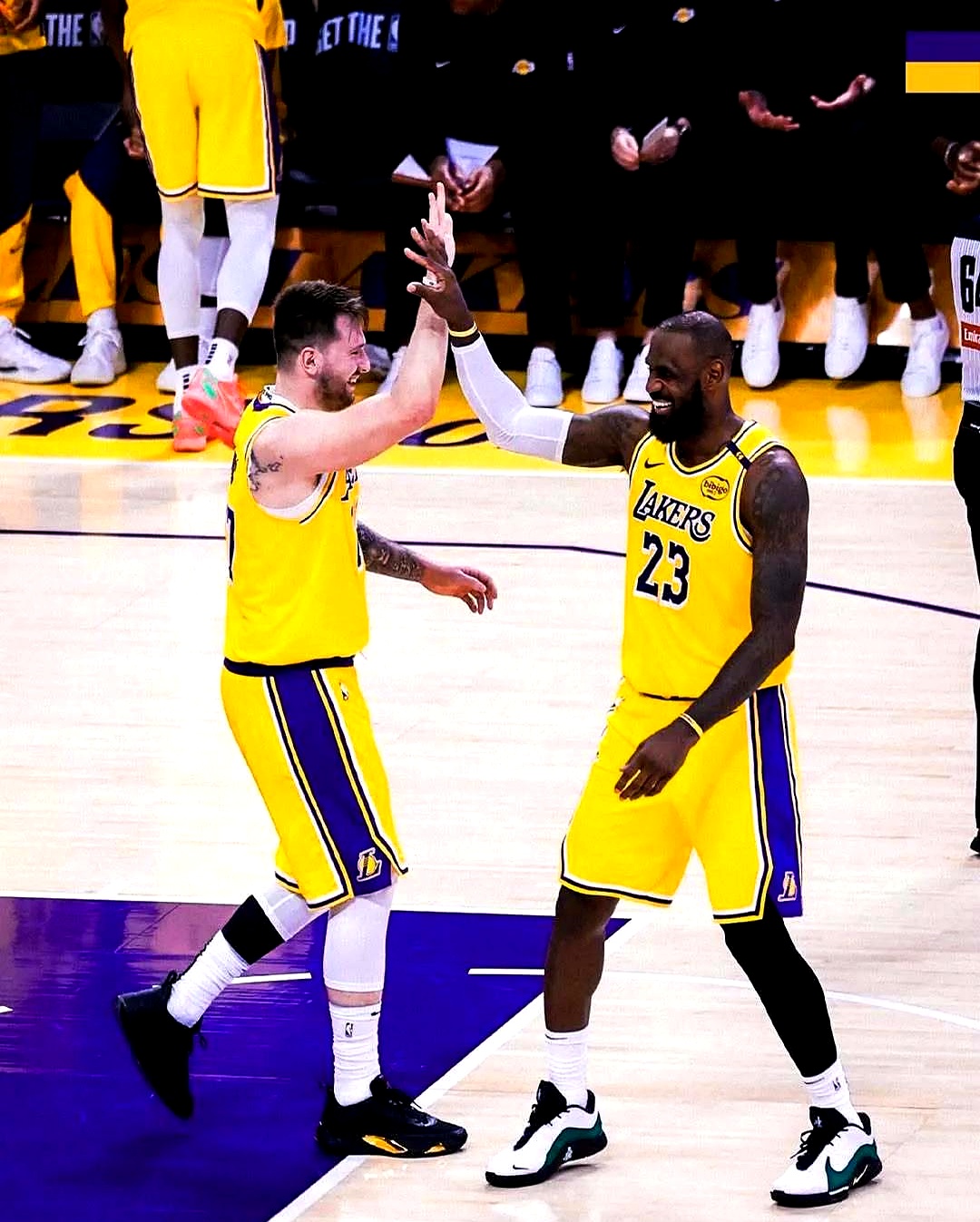 开云APP-包含湖人逆转开拓者,取得五连胜的词条