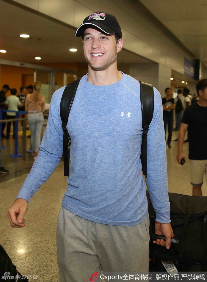 开云下载-快船新援弗雷戴特首秀表现出色，有望成为重要战力