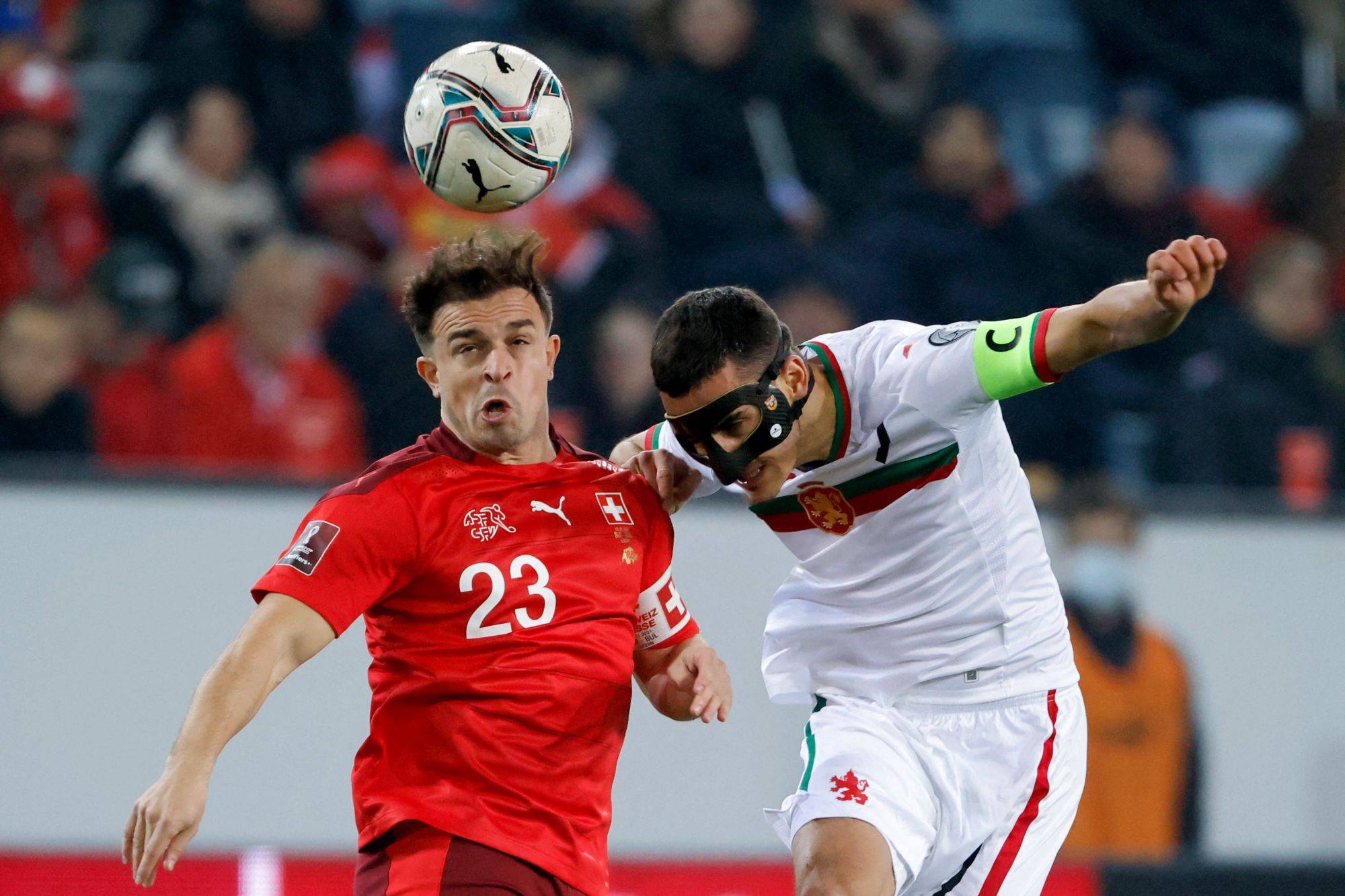 开云体育APP下载-意大利球队面对强劲对手,陷入困境