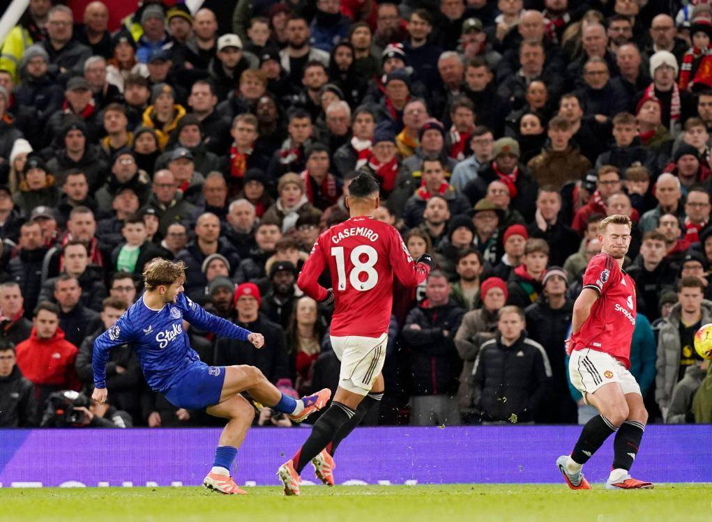 开云官网-曼联险胜美国，皮克点燃赛场