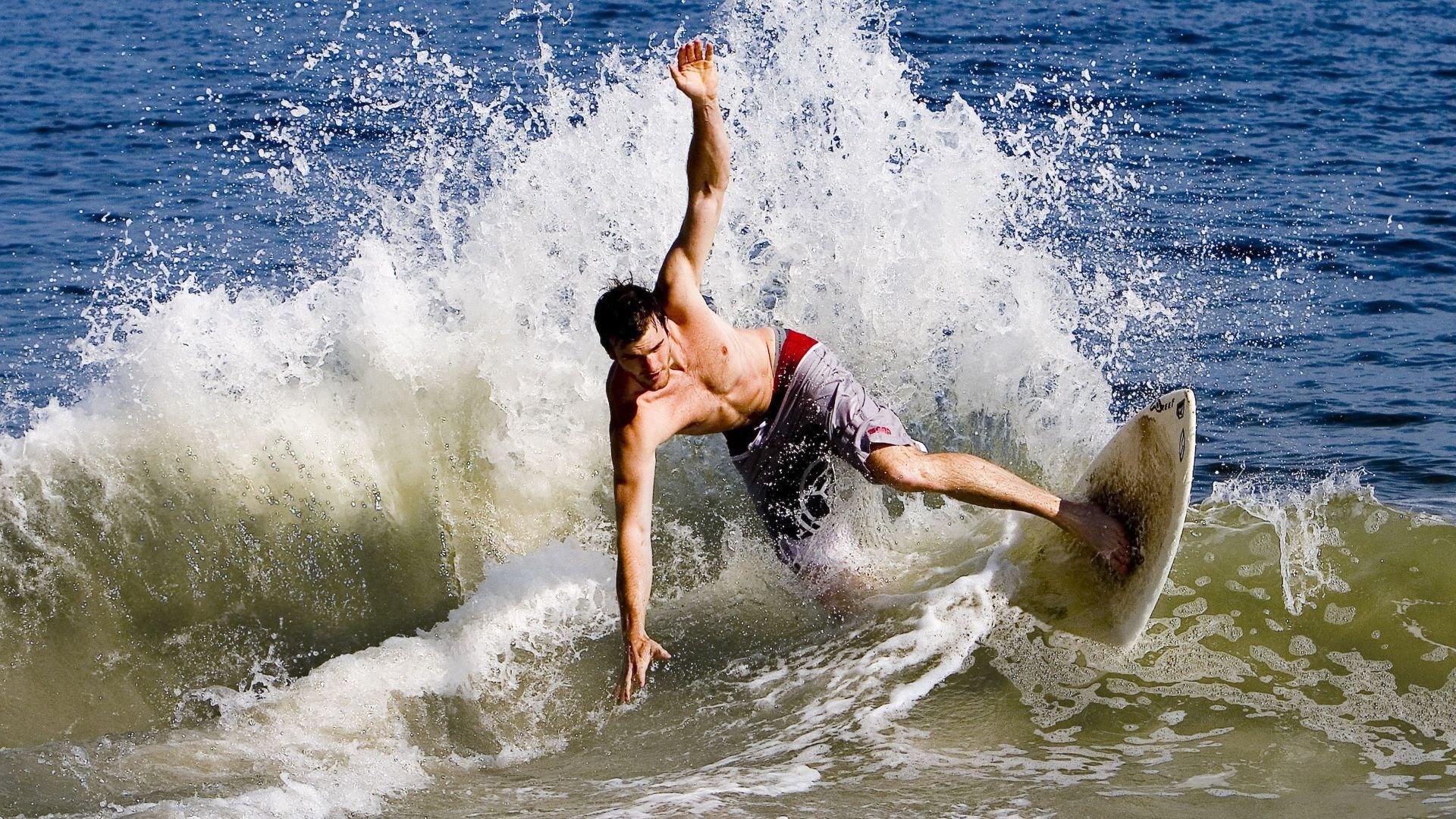 开云体育-绝境双雄，哈兰德与马赛的隔空共鸣
